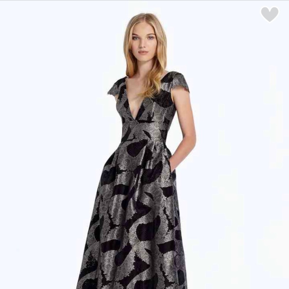 MONIQUE LHUILLIER Formal Dress #444606